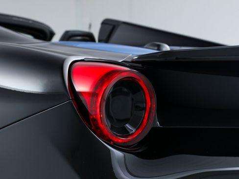 Certified 2019 Ferrari 488 Pista Spider image 20