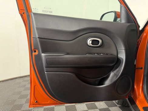 Used 2018 Kia Soul + FWD image 27