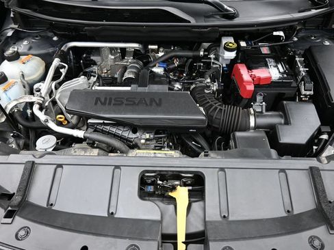 Used 2024 Nissan Rogue S AWD/4WD image 15
