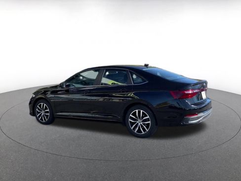 Used 2025 Volkswagen Jetta SE image 10