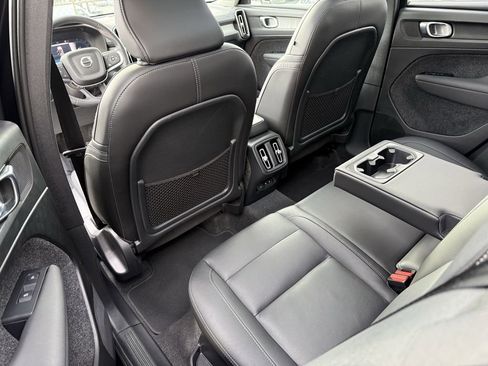 Certified 2025 Volvo XC40 B5 Core image 14