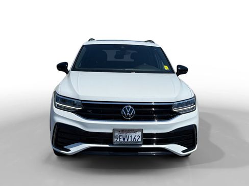 Certified 2022 Volkswagen Tiguan SE R-Line AWD/4WD image 8