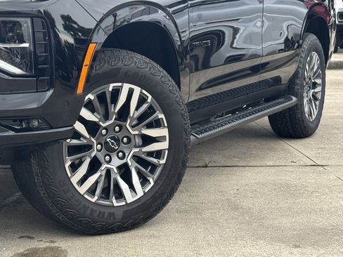 Used 2025 Chevrolet Tahoe Z71 AWD/4WD image 12