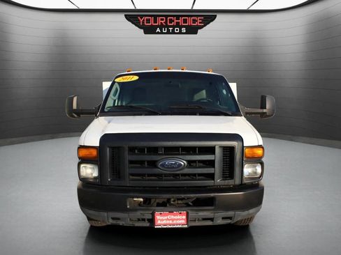 Used 2011 Ford E-450 and Econoline 450 Super Duty RWD image 2