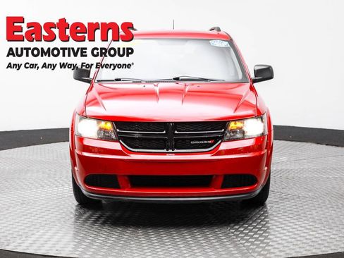 Used 2017 Dodge Journey SE w/ Flexible Seating Group image 2