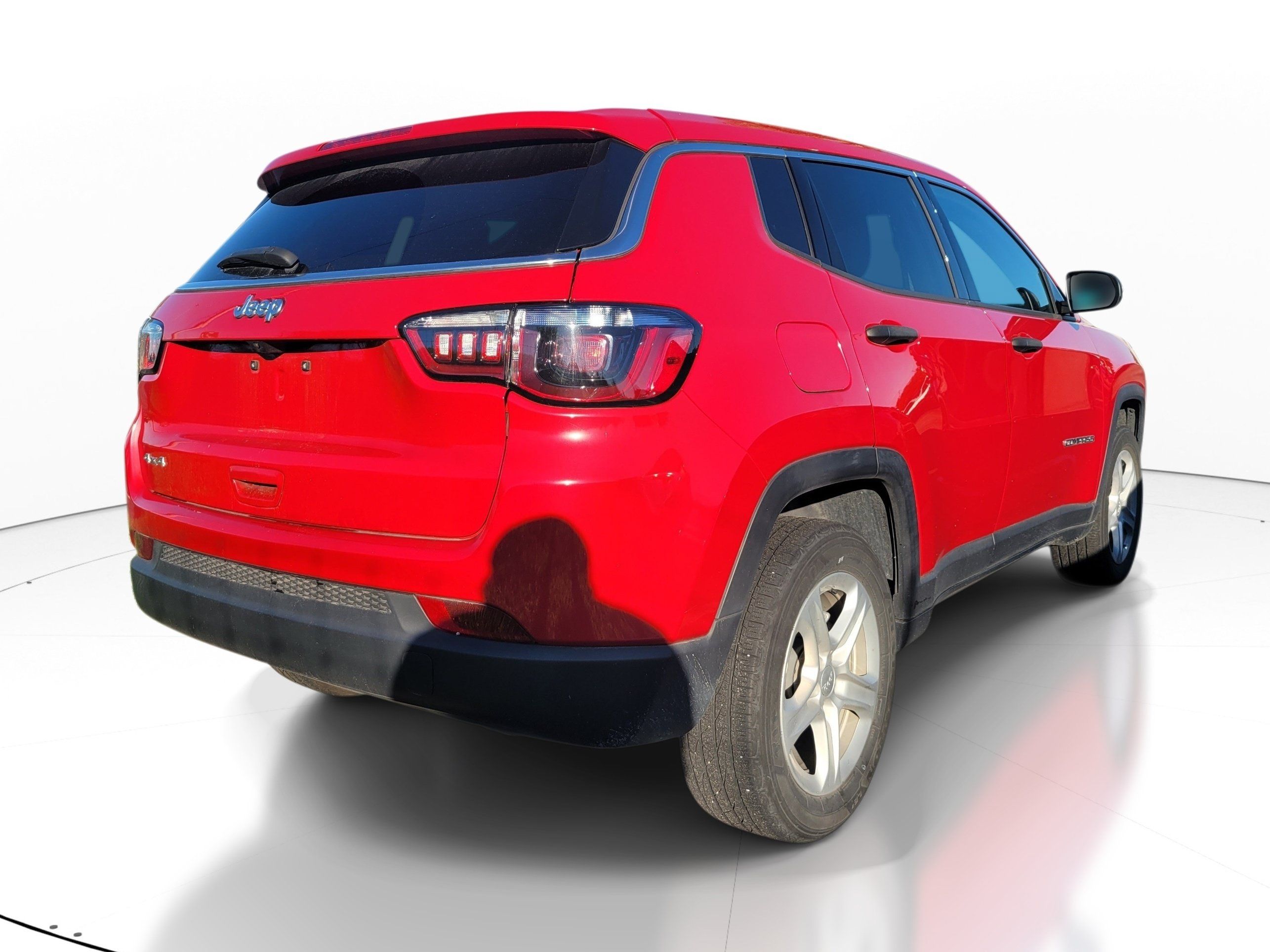 Used 2023 Jeep Compass Sport AWD/4WD image 4