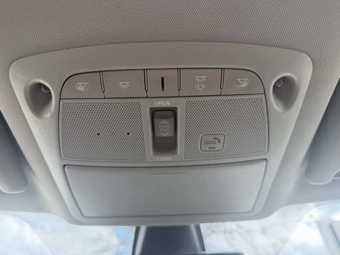 Used 2022 Nissan Maxima SL image 40