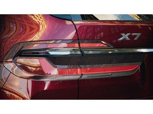 Used 2026 BMW X7 xDrive40i w/ Climate Comfort Package image 8