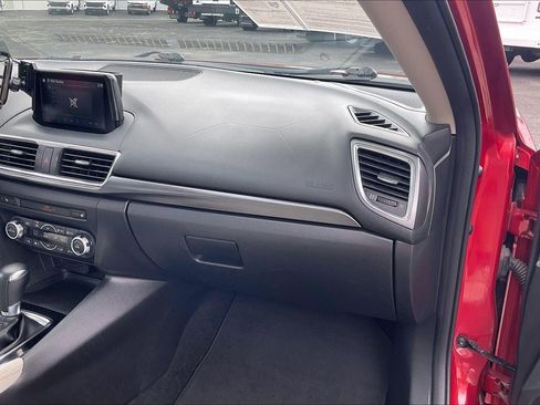 Used 2017 MAZDA MAZDA3 Grand Touring w/ Premium Equipment Package FWD image 17