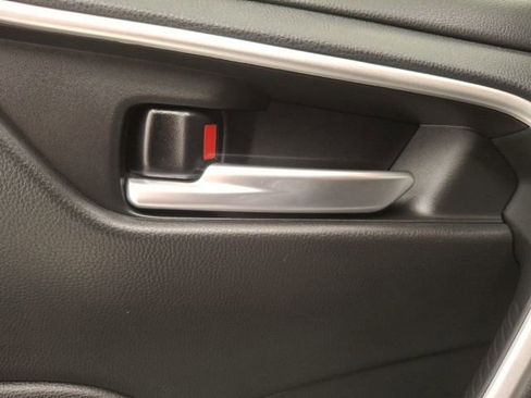 Used 2021 Toyota RAV4 XLE w/ Convenience Package image 38