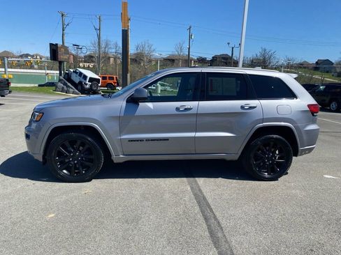 Used 2020 Jeep Grand Cherokee Altitude image 6