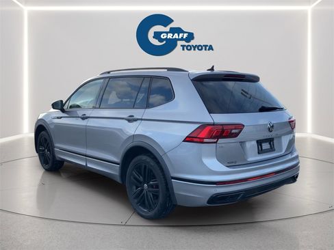 Used 2022 Volkswagen Tiguan SE R-Line image 3