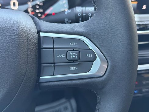 New 2026 Jeep Compass Latitude AWD/4WD image 18