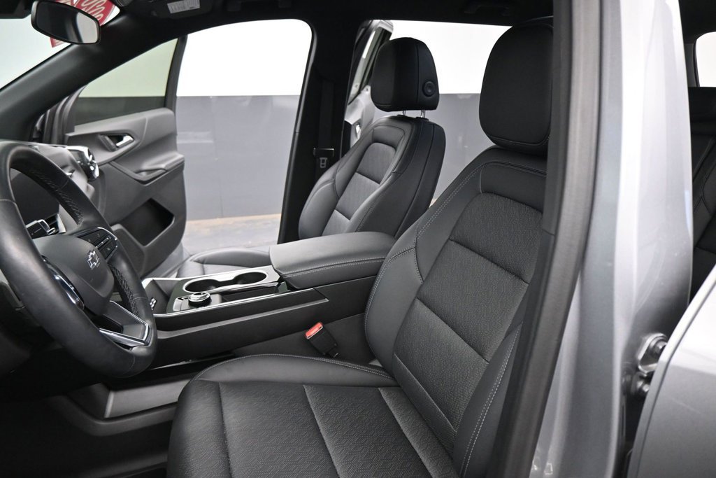 Used 2026 Chevrolet Equinox LT w/ Convenience Package II FWD image 11