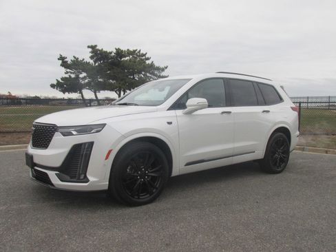 Used 2023 Cadillac XT6 Premium Luxury w/ Technology Package image 22