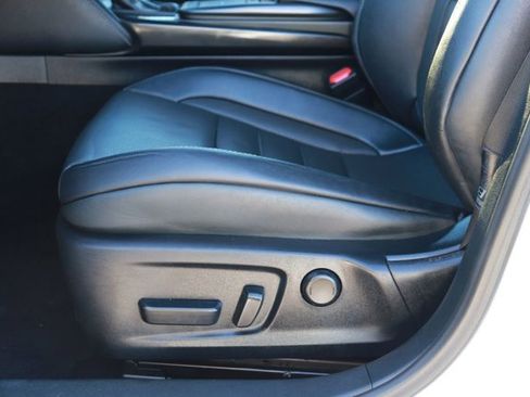 Used 2022 Lexus IS 350 F Sport image 11