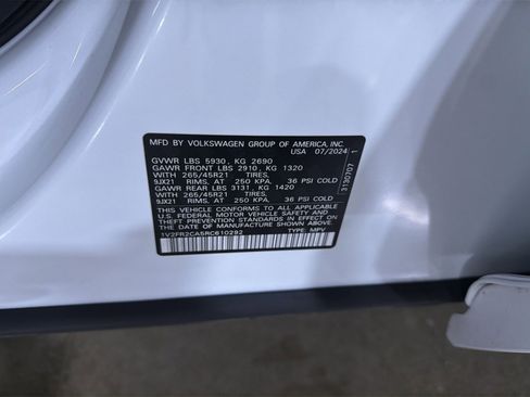 Used 2024 Volkswagen Atlas SEL Premium R-Line AWD/4WD image 39