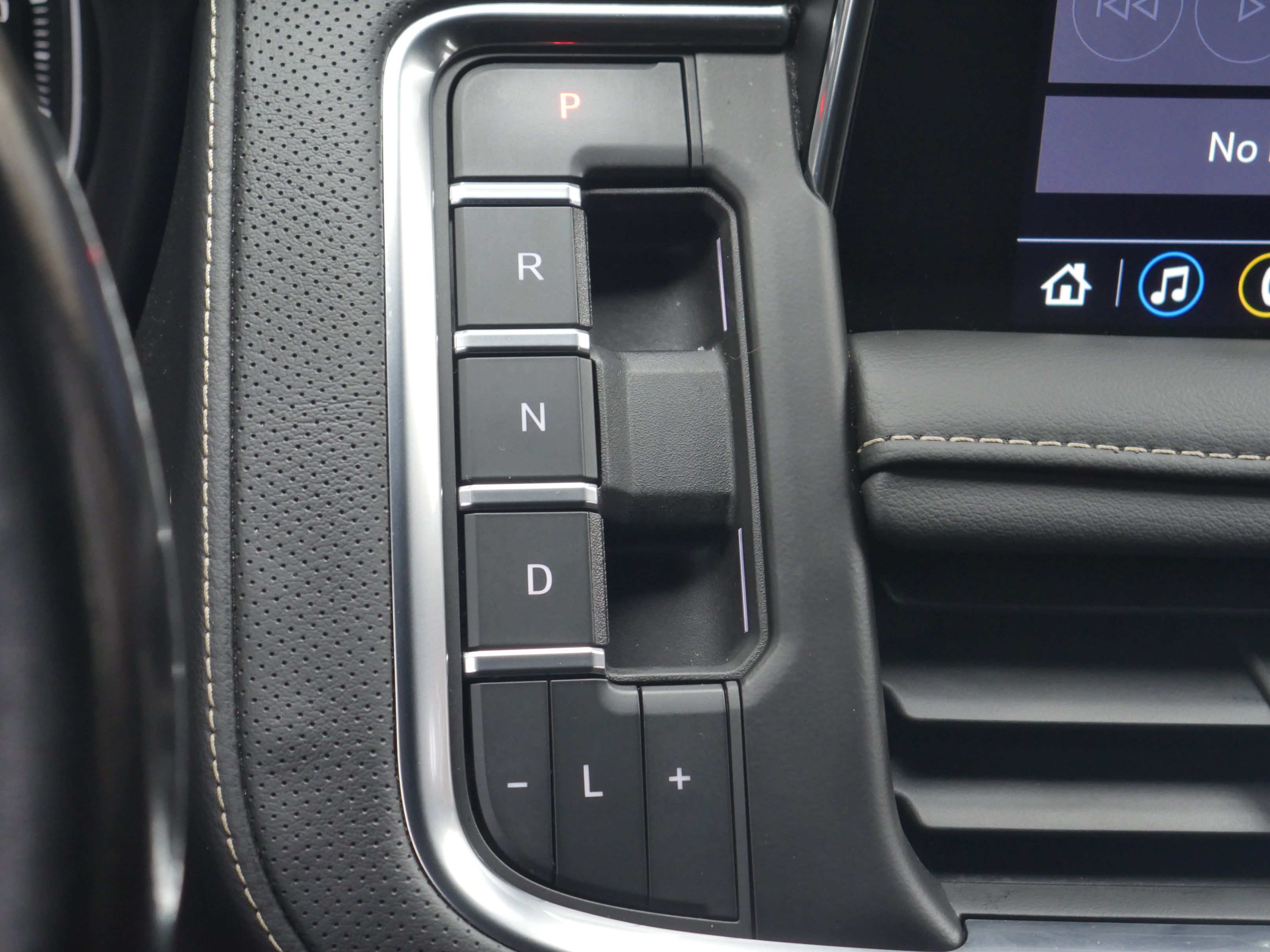 Used 2021 GMC Yukon SLT w/ Rear Media and Nav Package AWD/4WD image 10
