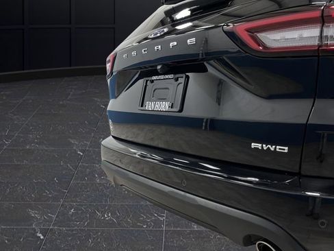 Used 2024 Ford Escape ST-Line w/ Tech Pack #1 image 33