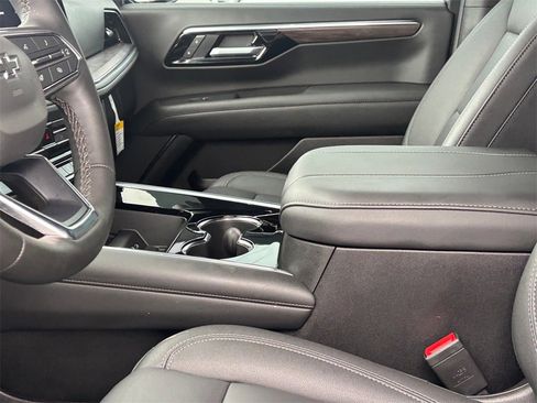 Used 2026 Chevrolet Tahoe Z71 w/ Comfort Package image 11