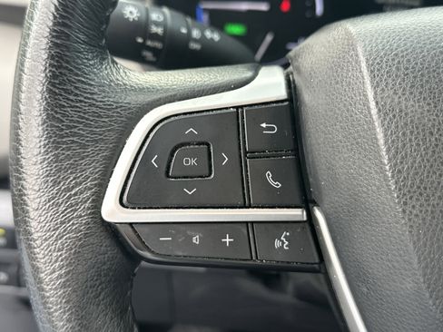 Used 2022 Toyota Sienna XLE image 21