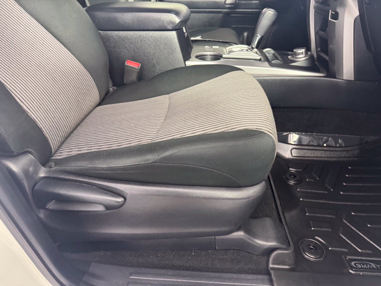 Used 2021 Toyota 4Runner SR5 AWD/4WD image 32