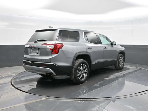 Used 2023 GMC Acadia SLE image 7