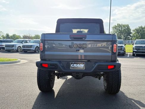 Used 2020 Jeep Gladiator Overland w/ Trailer Tow Package AWD/4WD image 6