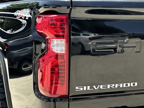 Used 2025 Chevrolet Silverado 2500 LT w/ Convenience Package AWD/4WD image 8