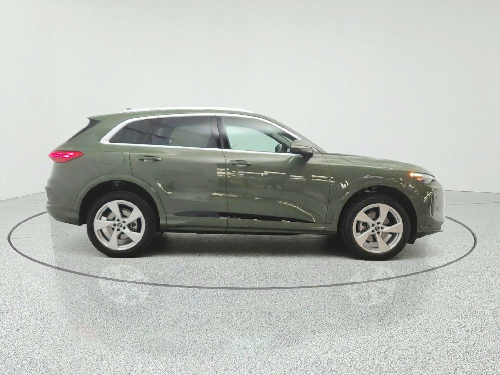 Used 2025 Audi Q5 Premium AWD/4WD image 4