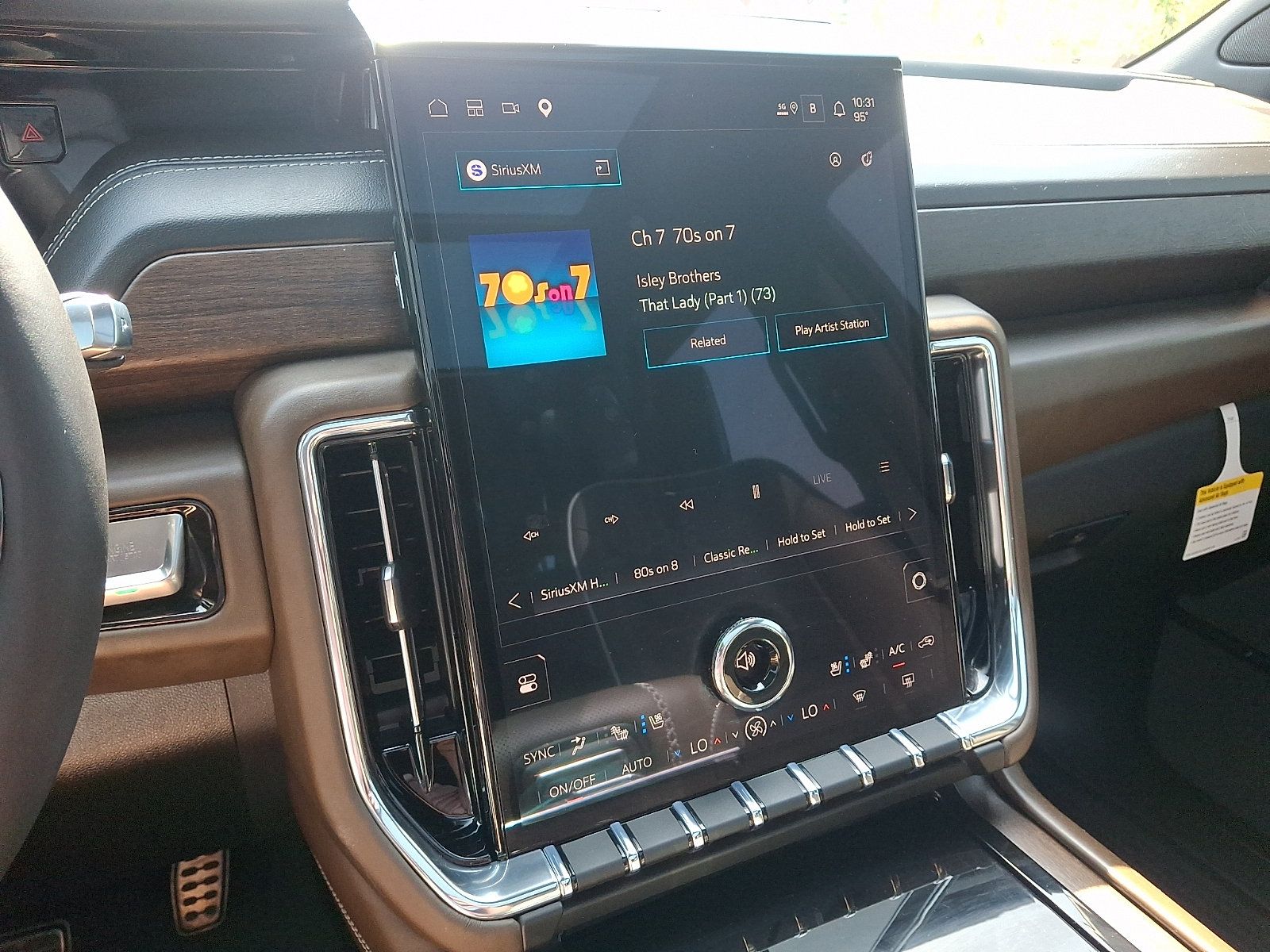 Used 2026 GMC Yukon Denali Ultimate AWD/4WD image 17