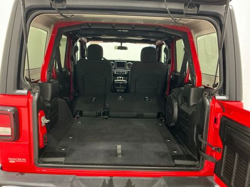 Used 2021 Jeep Wrangler Unlimited Sport image 23