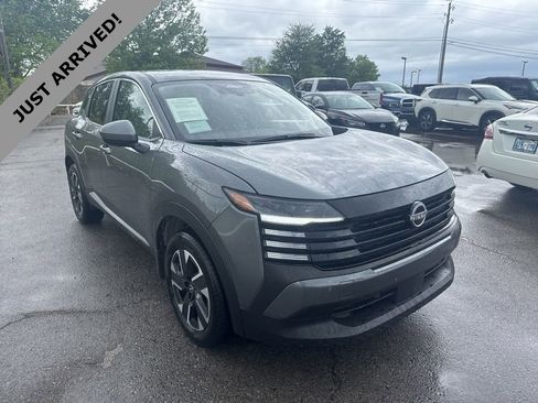 Certified 2025 Nissan Kicks SV image 3