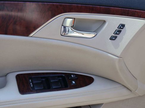 Used 2011 Toyota Avalon Limited image 22