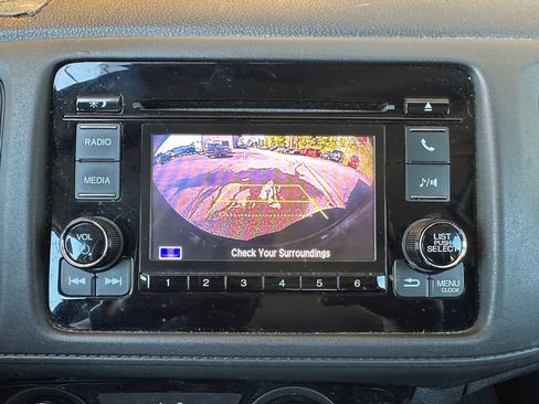 Used 2022 Honda HR-V LX image 5