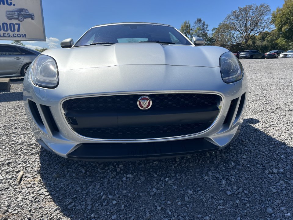 Used 2017 Jaguar F-TYPE Convertible RWD image 9