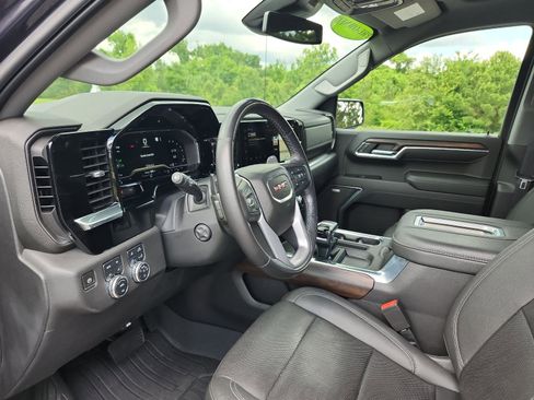Used 2022 GMC Sierra 1500 SLT AWD/4WD image 16