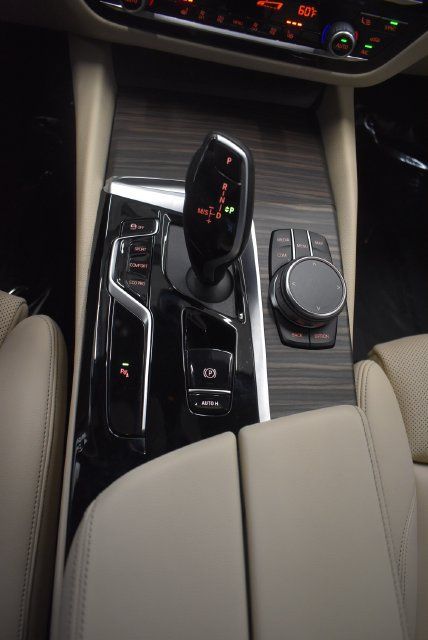Used 2023 BMW 530i xDrive w/ Premium Package AWD/4WD image 29