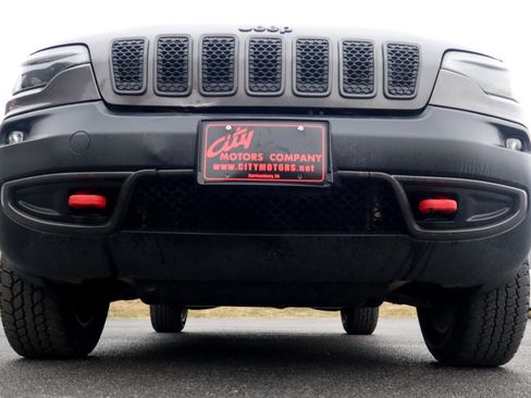 Used 2019 Jeep Cherokee Trailhawk image 5