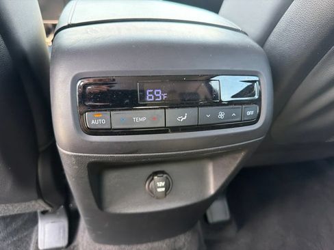 Used 2025 Hyundai Palisade SEL FWD image 15