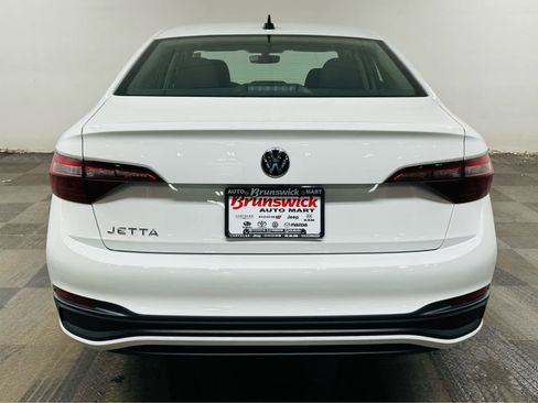 Certified 2023 Volkswagen Jetta S FWD image 5