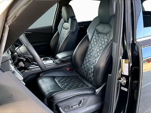 Used 2022 Audi SQ7 Prestige AWD/4WD image 8