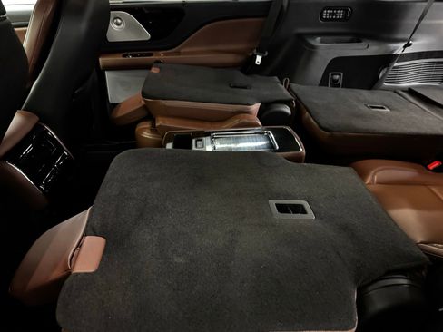 Used 2025 Lincoln Aviator Reserve w/ Equipment Group 201A image 33