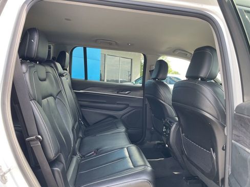 Used 2023 Jeep Grand Cherokee L Limited AWD/4WD image 15