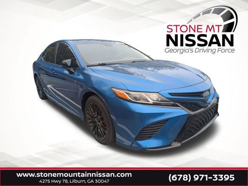Used 2019 Toyota Camry SE image 1