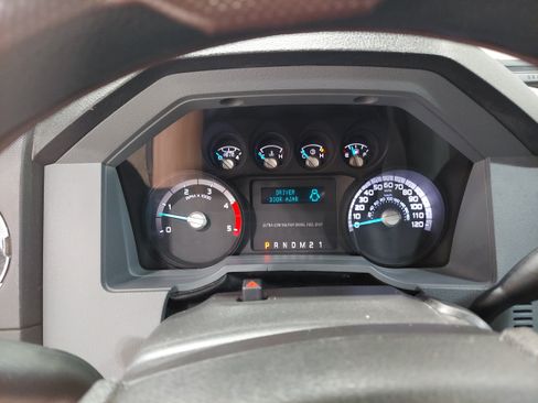 Used 2016 Ford F250 XLT w/ Snow Plow Prep Package AWD/4WD image 6