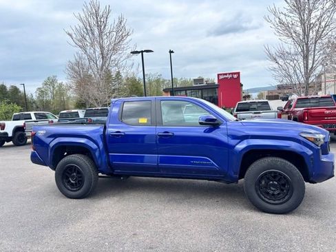 Used 2024 Toyota Tacoma TRD Sport w/ TRD Sport Upgrade Package AWD/4WD image 5