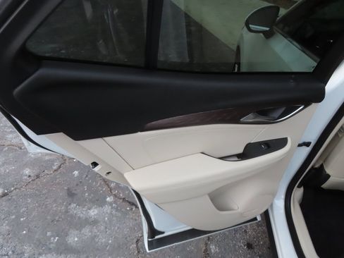 Used 2023 Buick Envision Avenir image 38