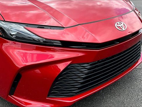 Used 2025 Toyota Camry LE FWD image 32