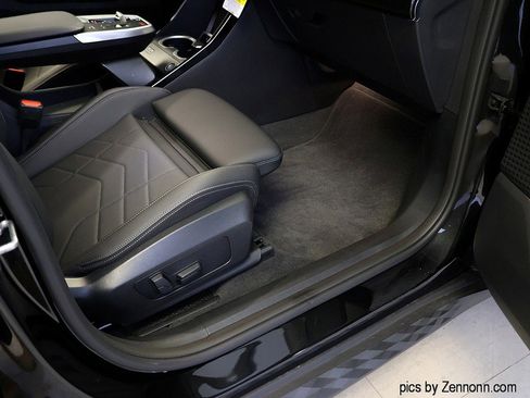 Certified 2025 BMW X2 xDrive28i image 36